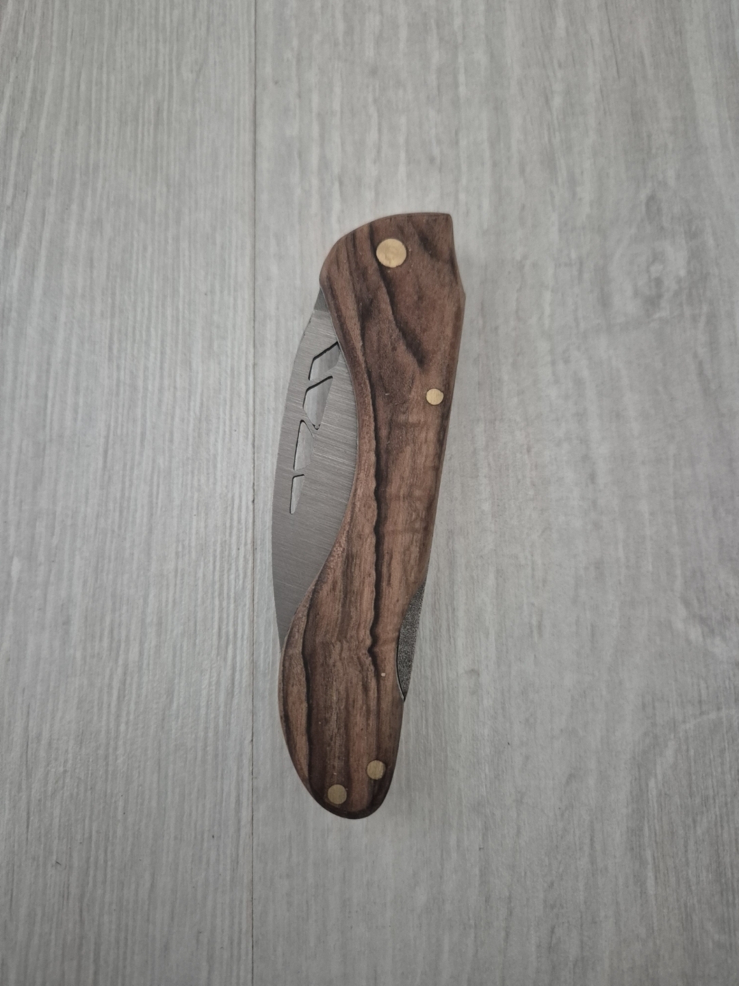 Ahşap kabzalı n690