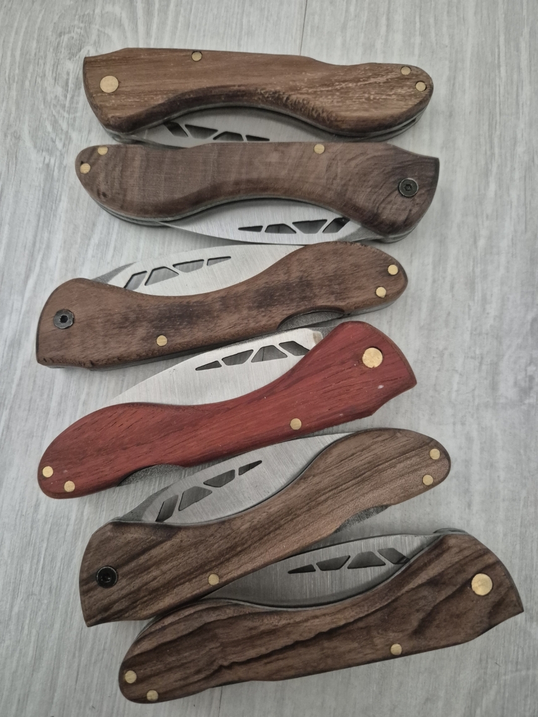 Ahşap kabzalı n690