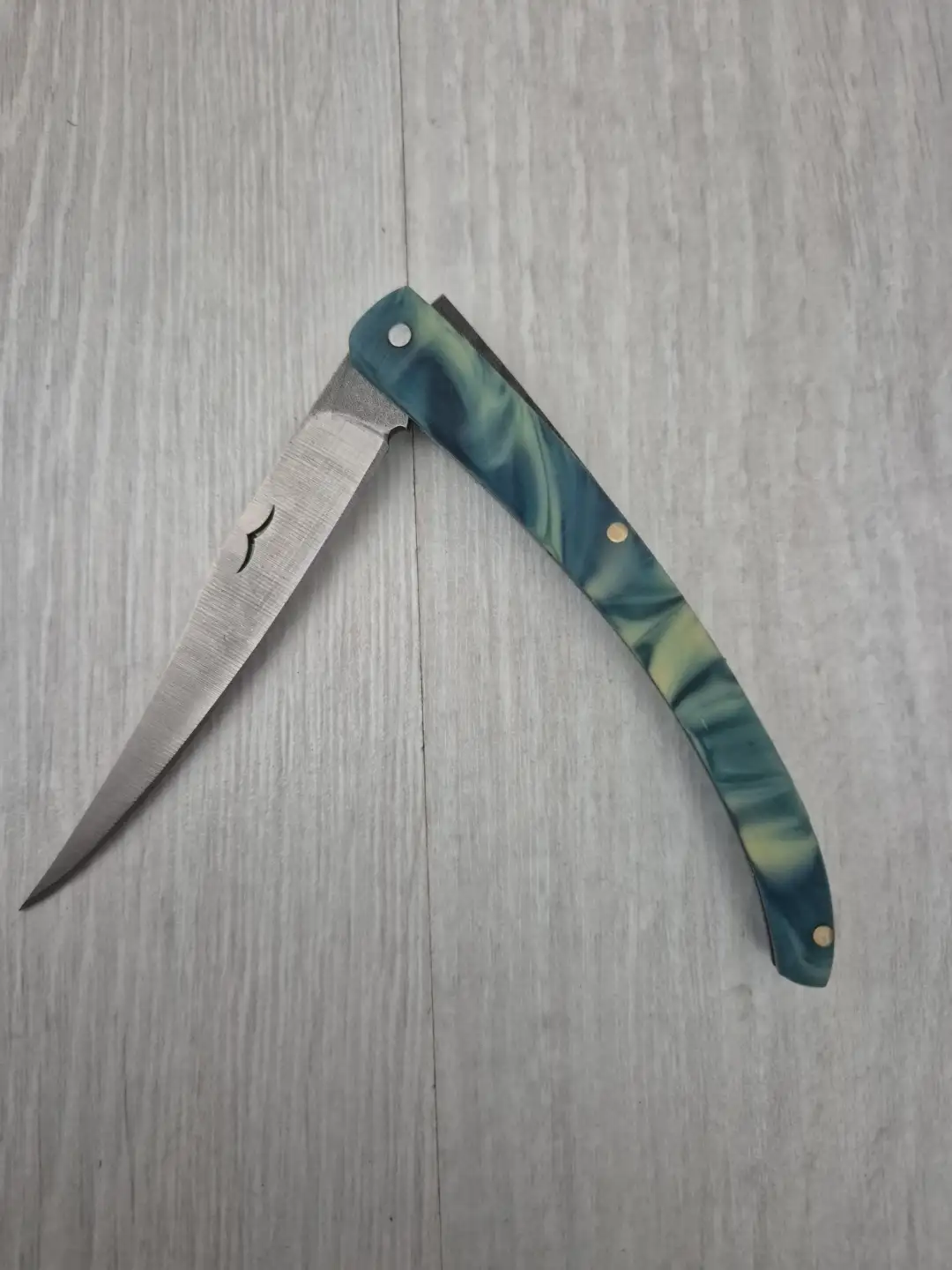 Efsun Edge – Gizemin Dokunuşu