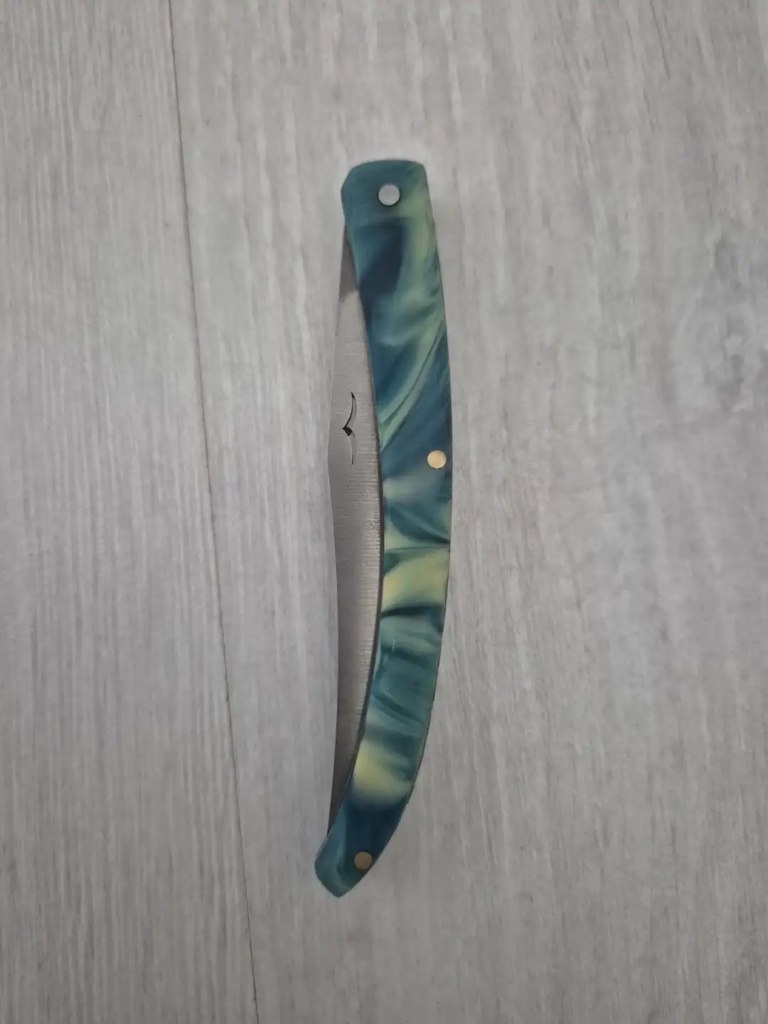 Efsun Edge – Gizemin Dokunuşu