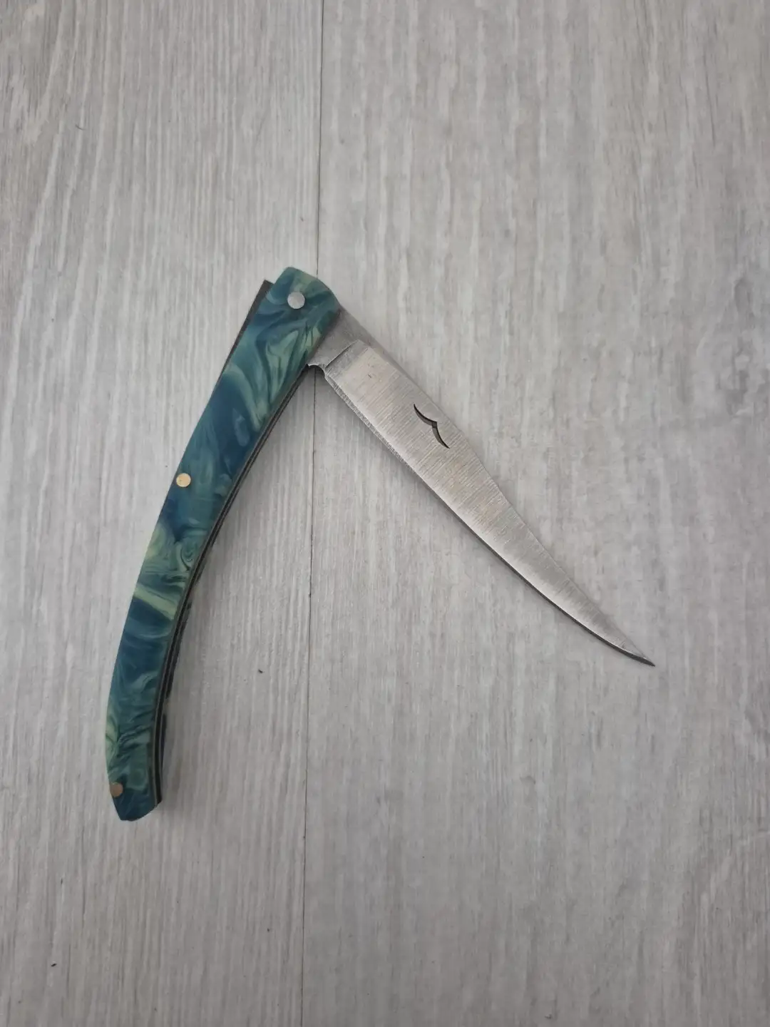 Efsun Edge – Gizemin Dokunuşu